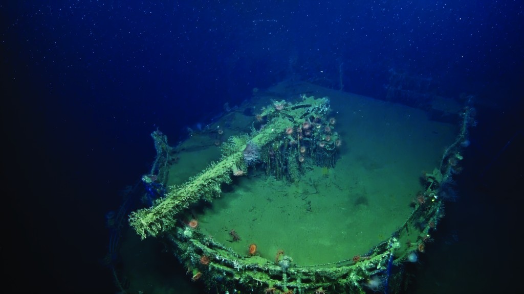 Photo showing the aft deck and gun of a sunken UBoat.